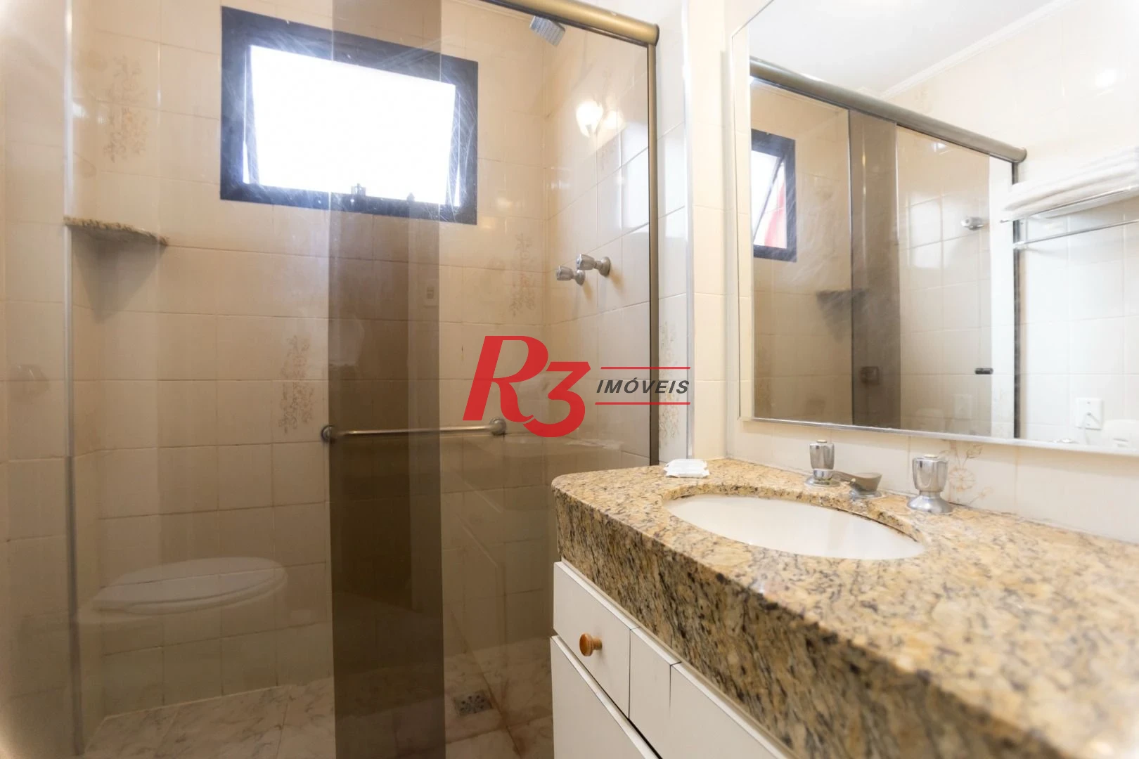 Flat com 1 dormitório à venda, 50 m² por R$ 300.000,00 - Gonzaga - Santos/SP