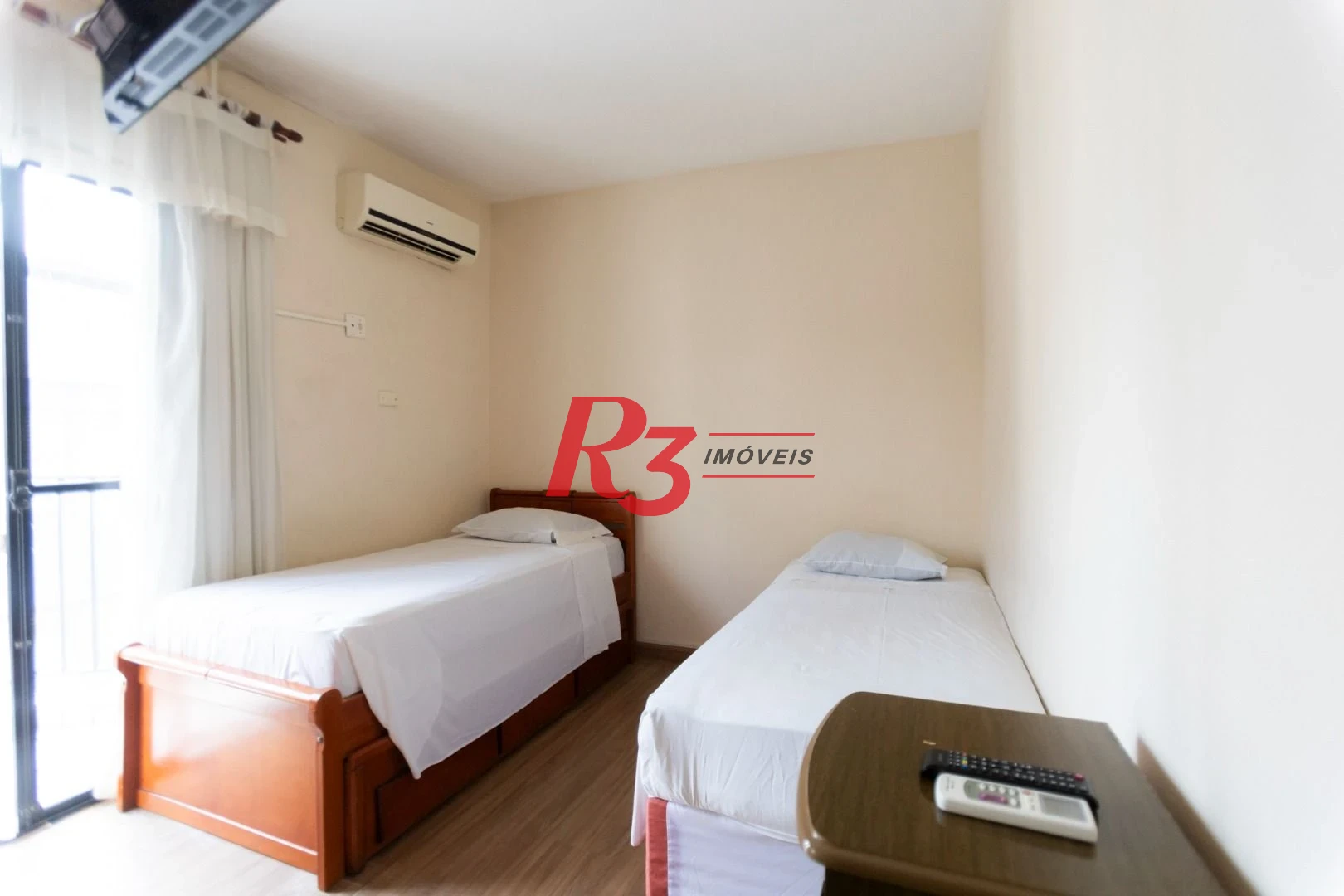 Flat com 1 dormitório à venda, 50 m² por R$ 300.000,00 - Gonzaga - Santos/SP