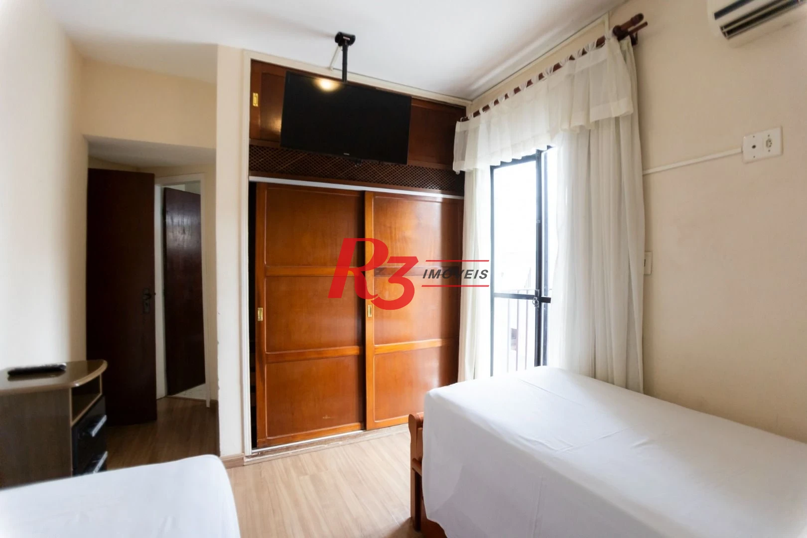 Flat com 1 dormitório à venda, 50 m² por R$ 300.000,00 - Gonzaga - Santos/SP