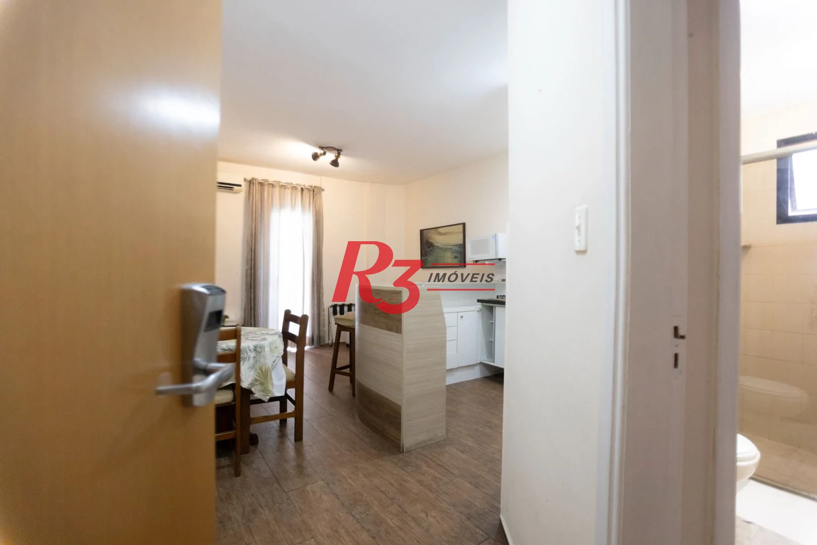 Flat com 1 dormitório à venda, 50 m² por R$ 300.000,00 - Gonzaga - Santos/SP