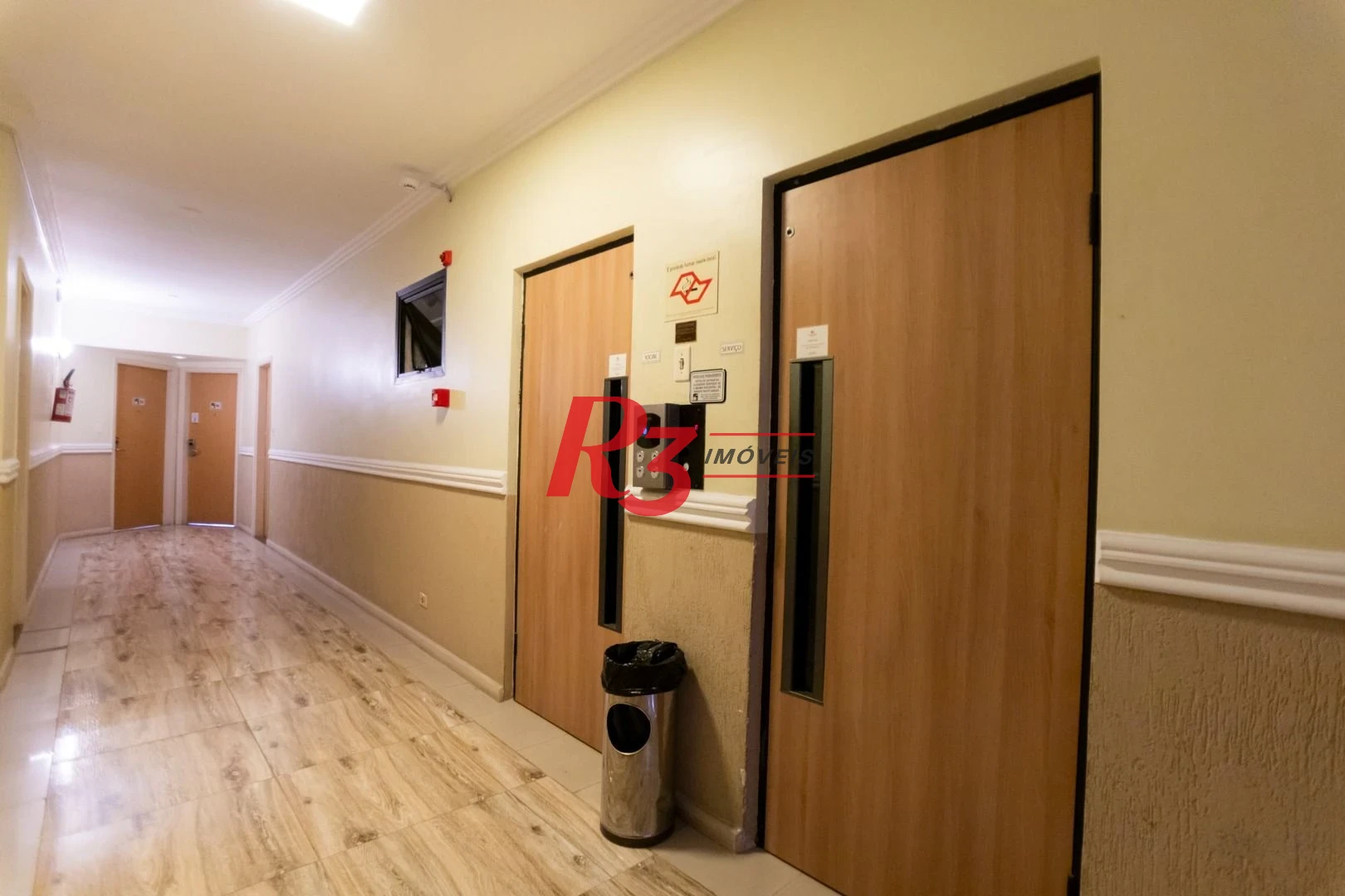 Flat com 1 dormitório à venda, 50 m² por R$ 300.000,00 - Gonzaga - Santos/SP