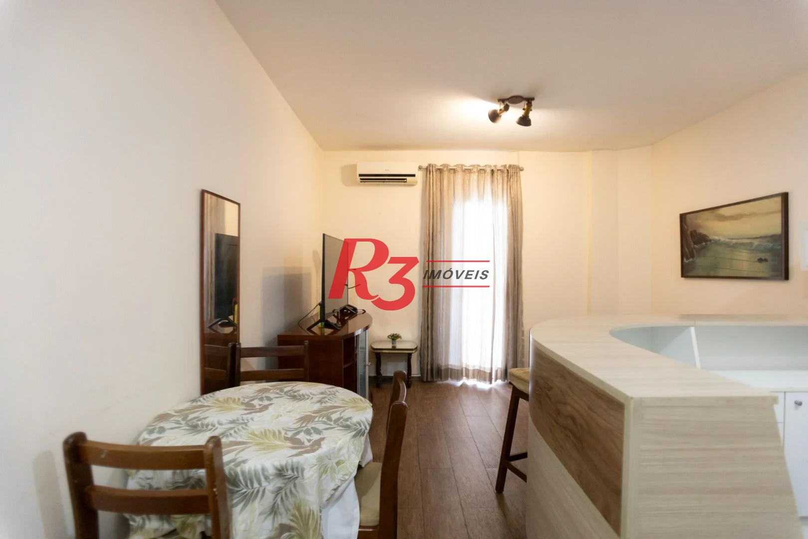 Flat com 1 dormitório à venda, 50 m² por R$ 300.000,00 - Gonzaga - Santos/SP