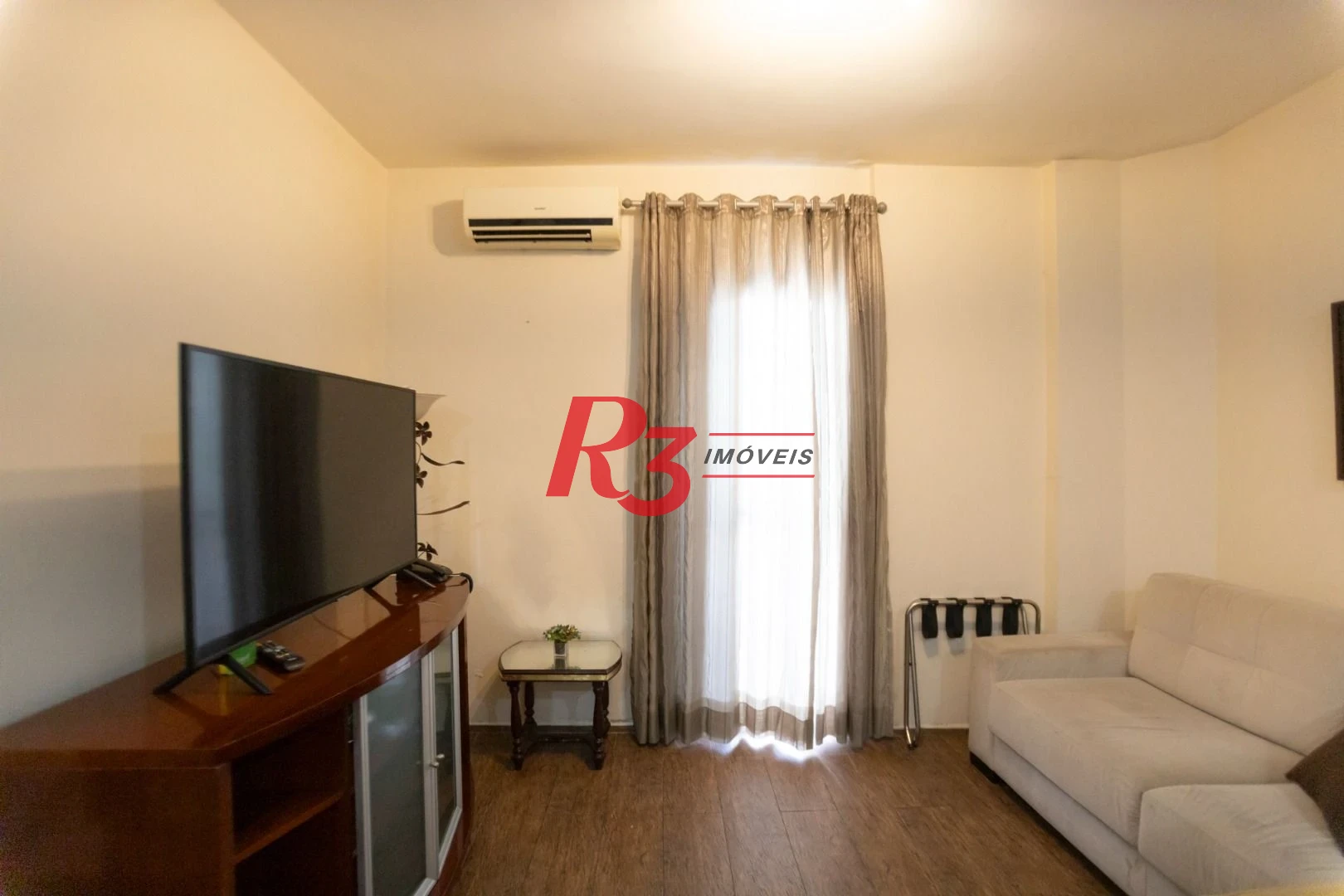 Flat com 1 dormitório à venda, 50 m² por R$ 300.000,00 - Gonzaga - Santos/SP