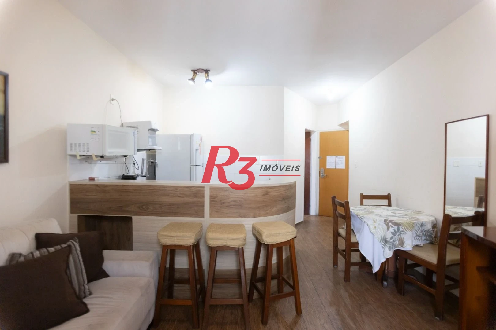Flat com 1 dormitório à venda, 50 m² por R$ 300.000,00 - Gonzaga - Santos/SP