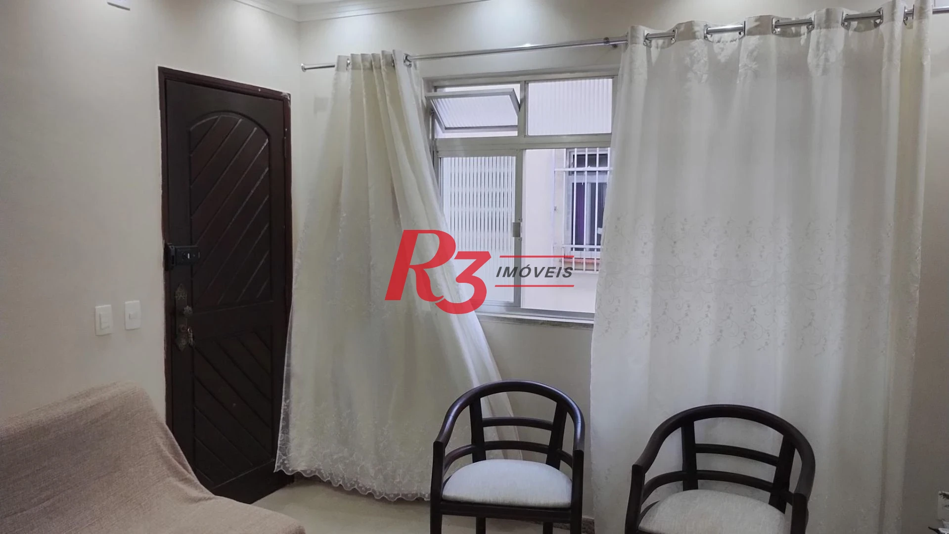Apartamento com 2 dormitórios à venda, 68 m² por R$ 400.000,00 - Gonzaga - Santos/SP