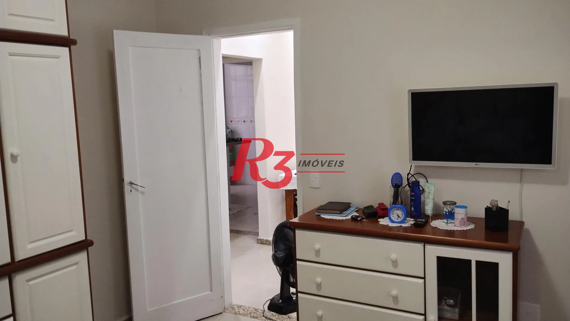 Apartamento com 2 dormitórios à venda, 68 m² por R$ 400.000,00 - Gonzaga - Santos/SP