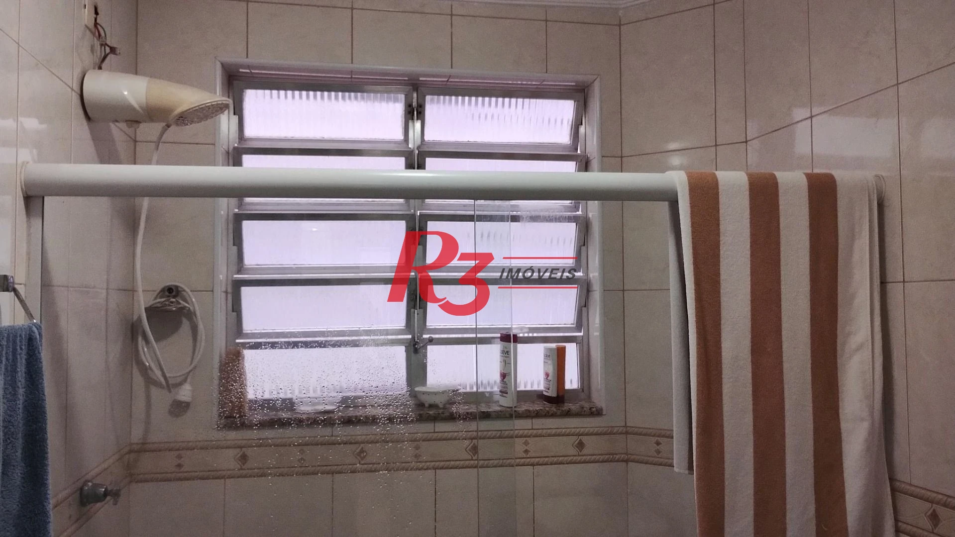 Apartamento com 2 dormitórios à venda, 68 m² por R$ 400.000,00 - Gonzaga - Santos/SP