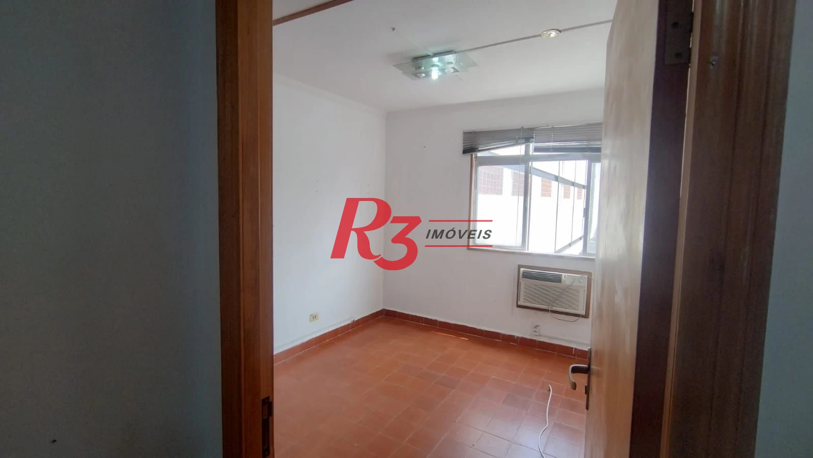 Sala, 47 m² - venda por R$ 280.000,00 ou aluguel por R$ 3.000,00/mês - Centro - São Vicente/SP