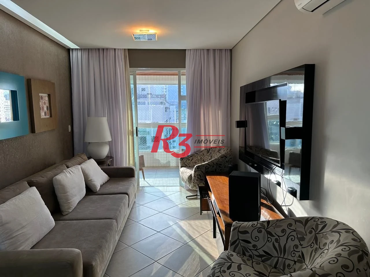 Apartamento com 3 dormitórios à venda, 141 m² por R$ 1.750.000,00 - Gonzaga - Santos/SP