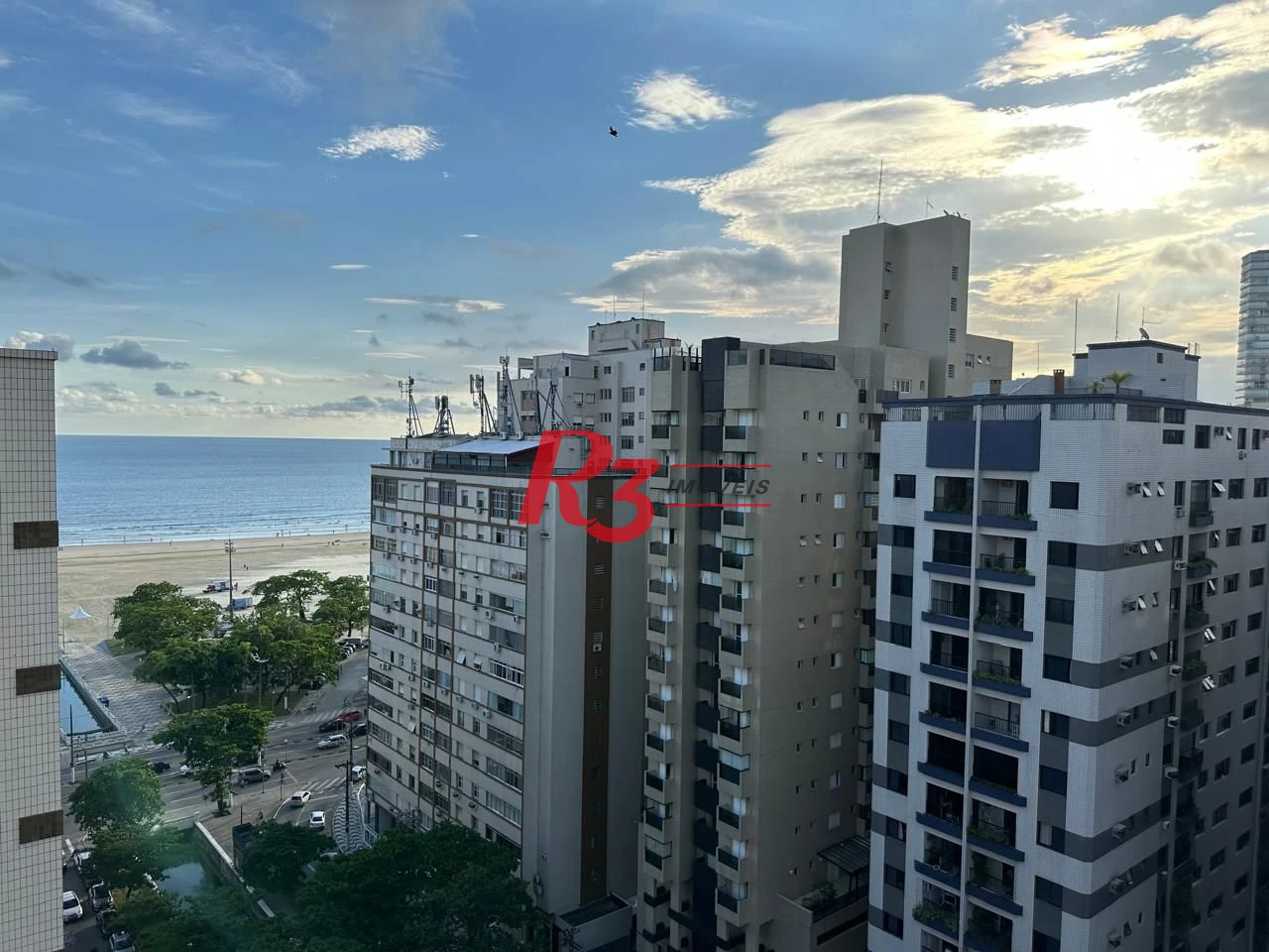 Apartamento com 3 dormitórios à venda, 141 m² por R$ 1.750.000,00 - Gonzaga - Santos/SP