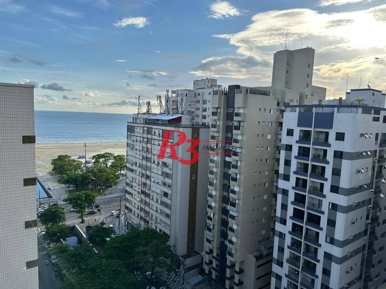 Apartamento com 3 dormitórios à venda, 141 m² por R$ 1.750.000,00 - Gonzaga - Santos/SP