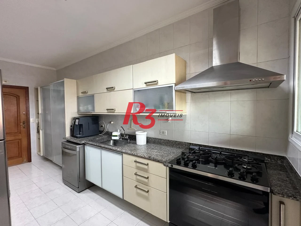 Apartamento com 3 dormitórios à venda, 141 m² por R$ 1.750.000,00 - Gonzaga - Santos/SP