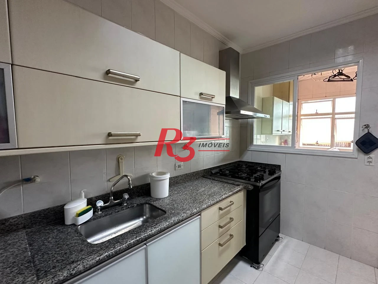 Apartamento com 3 dormitórios à venda, 141 m² por R$ 1.750.000,00 - Gonzaga - Santos/SP