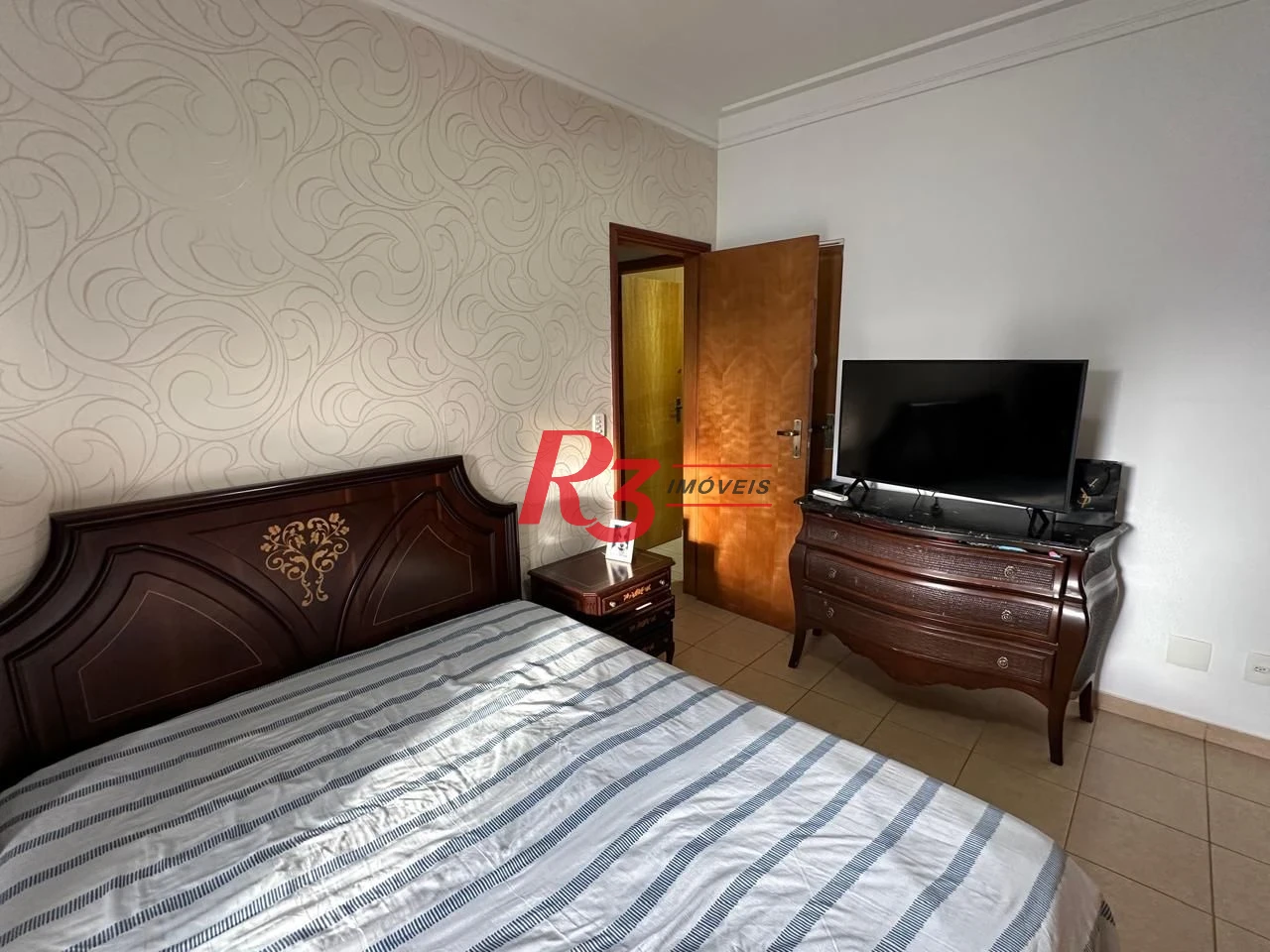 Apartamento com 3 dormitórios à venda, 141 m² por R$ 1.750.000,00 - Gonzaga - Santos/SP