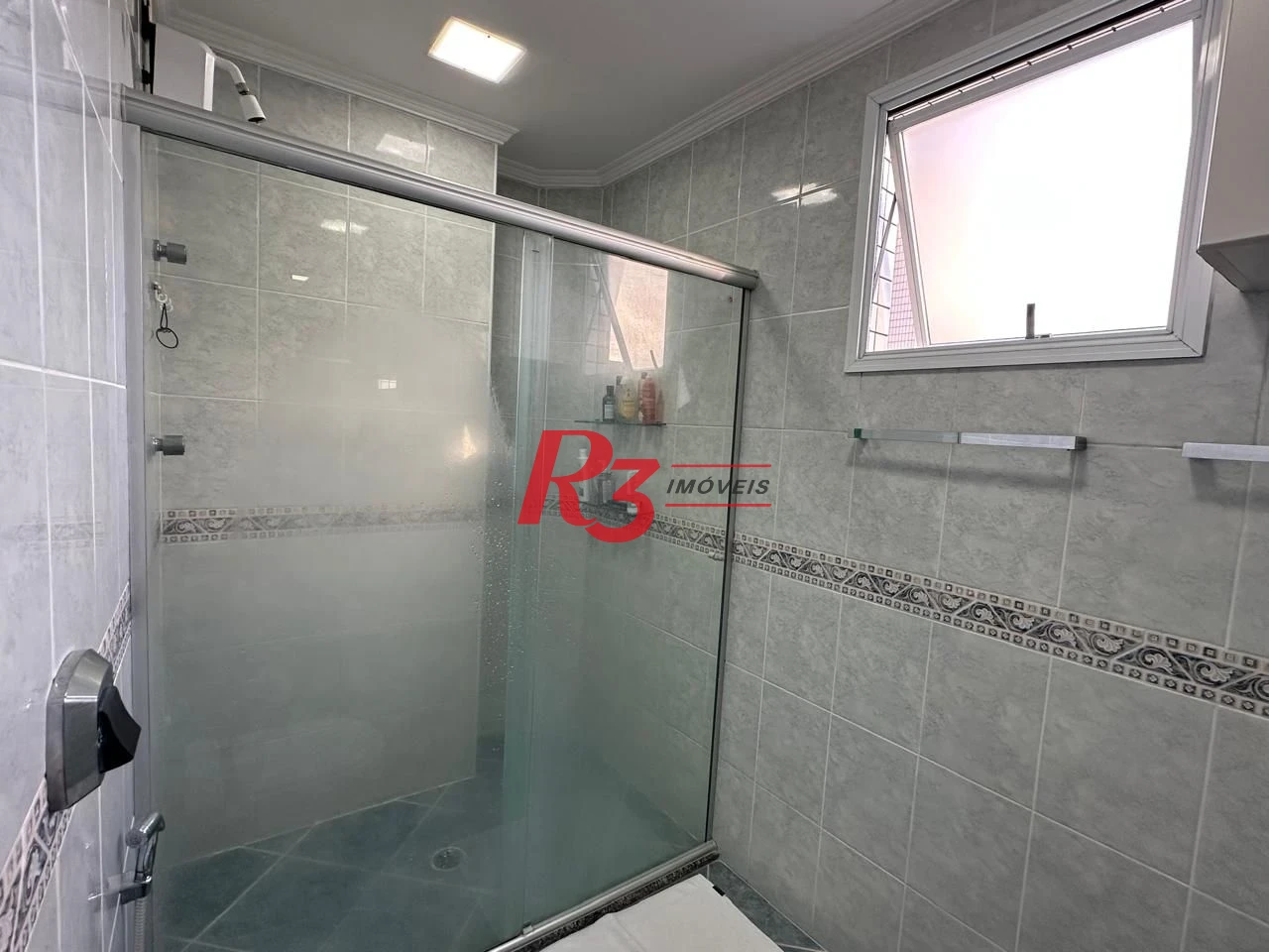 Apartamento com 3 dormitórios à venda, 141 m² por R$ 1.750.000,00 - Gonzaga - Santos/SP