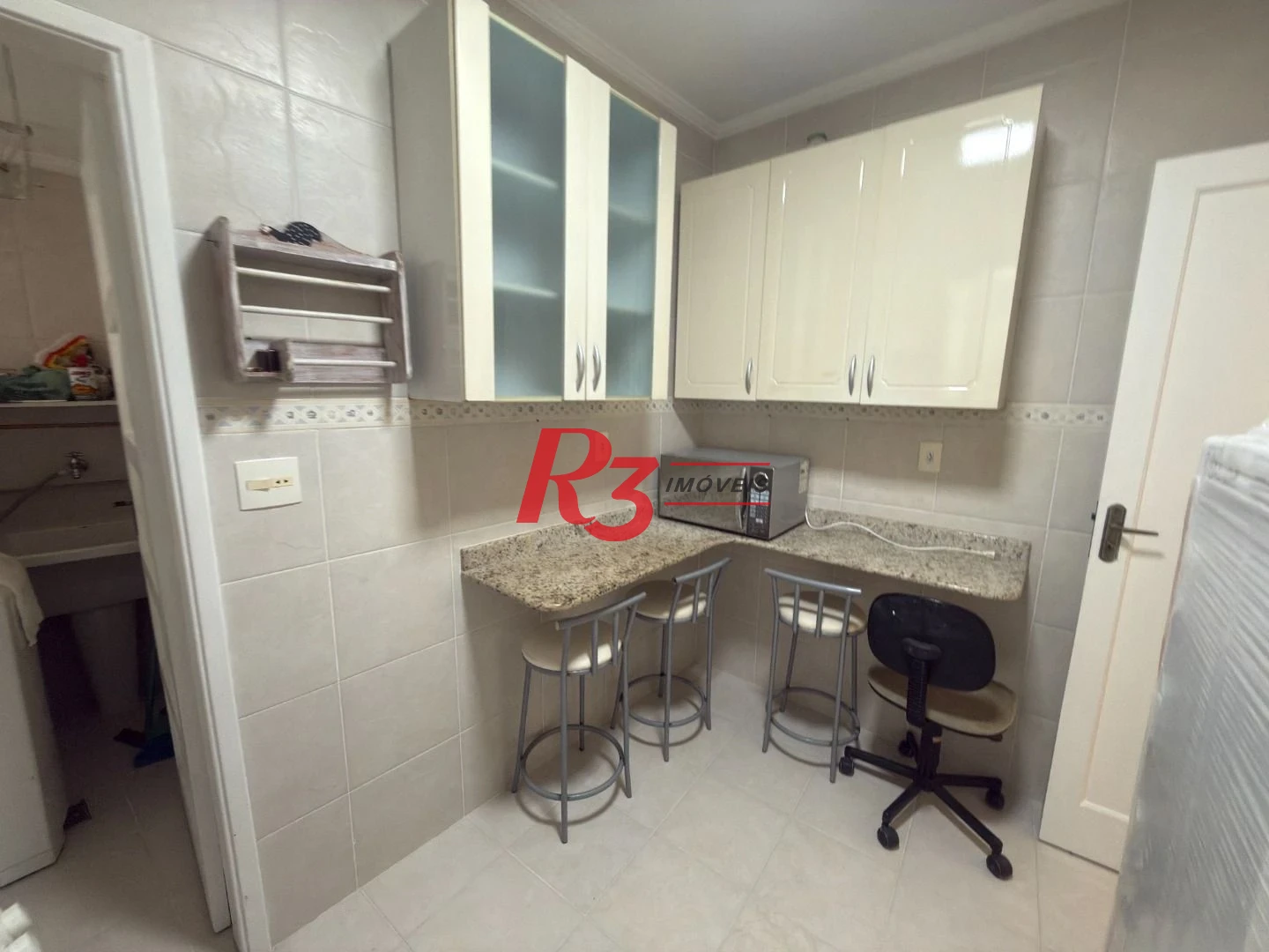 Apartamento com 1 dormitório para alugar, 69 m² por R$ 3.500,00/mês - Gonzaga - Santos/SP