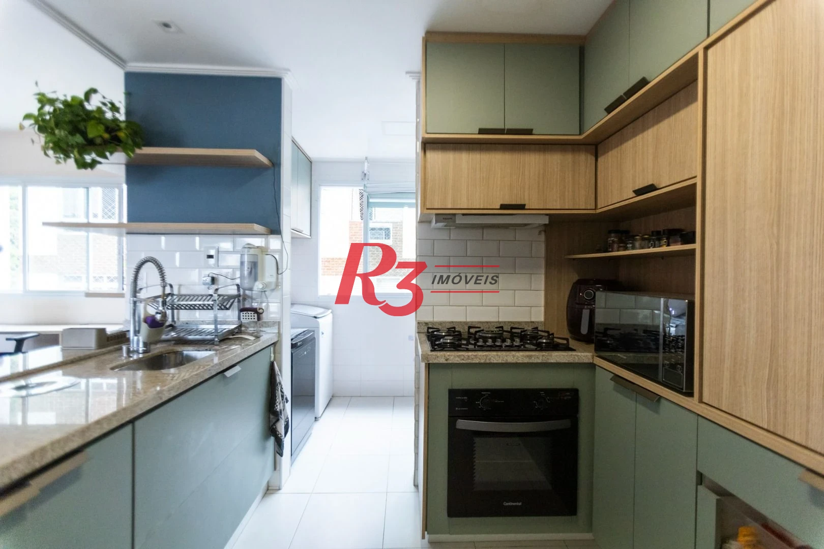 Apartamento com 3 dormitórios à venda, 104 m² por R$ 720.000,00 - Marapé - Santos/SP