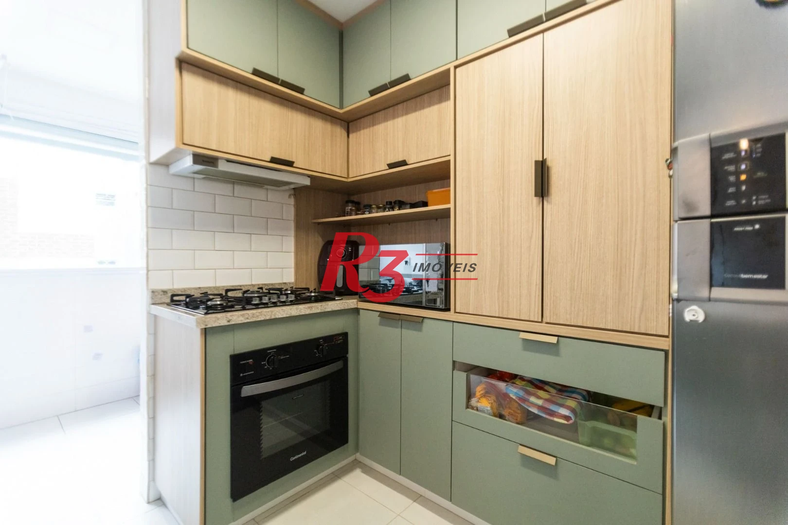 Apartamento com 3 dormitórios à venda, 104 m² por R$ 720.000,00 - Marapé - Santos/SP