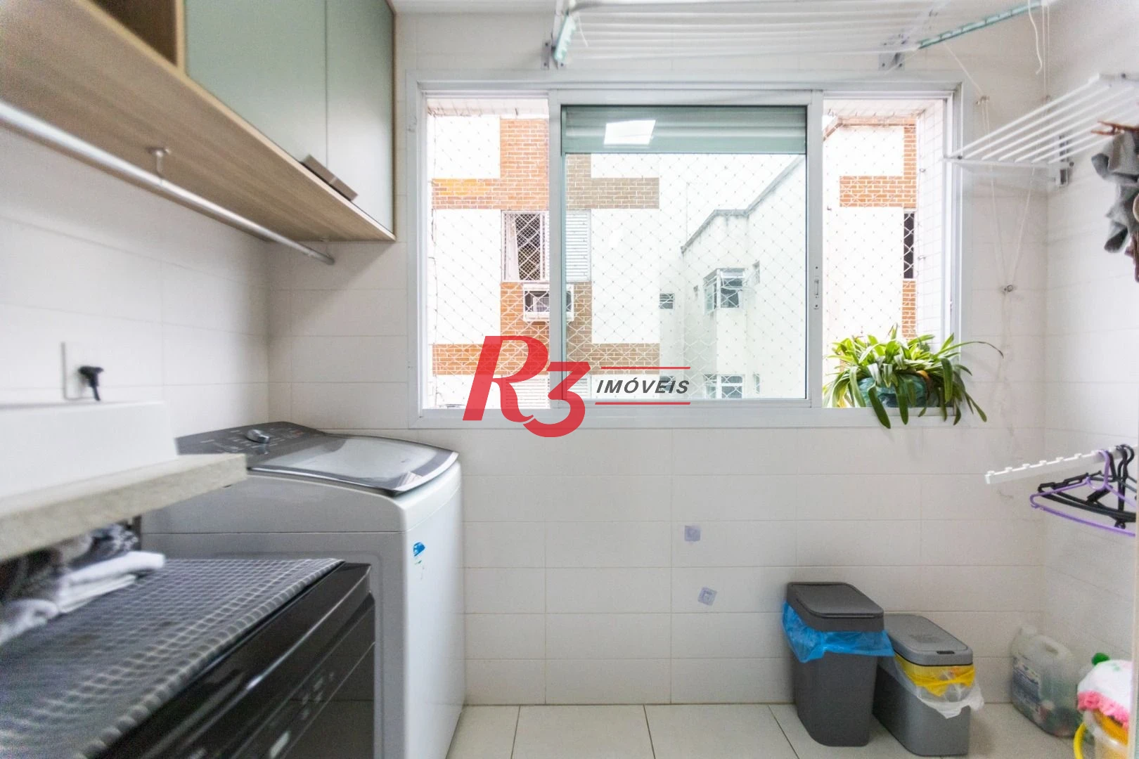 Apartamento com 3 dormitórios à venda, 104 m² por R$ 720.000,00 - Marapé - Santos/SP