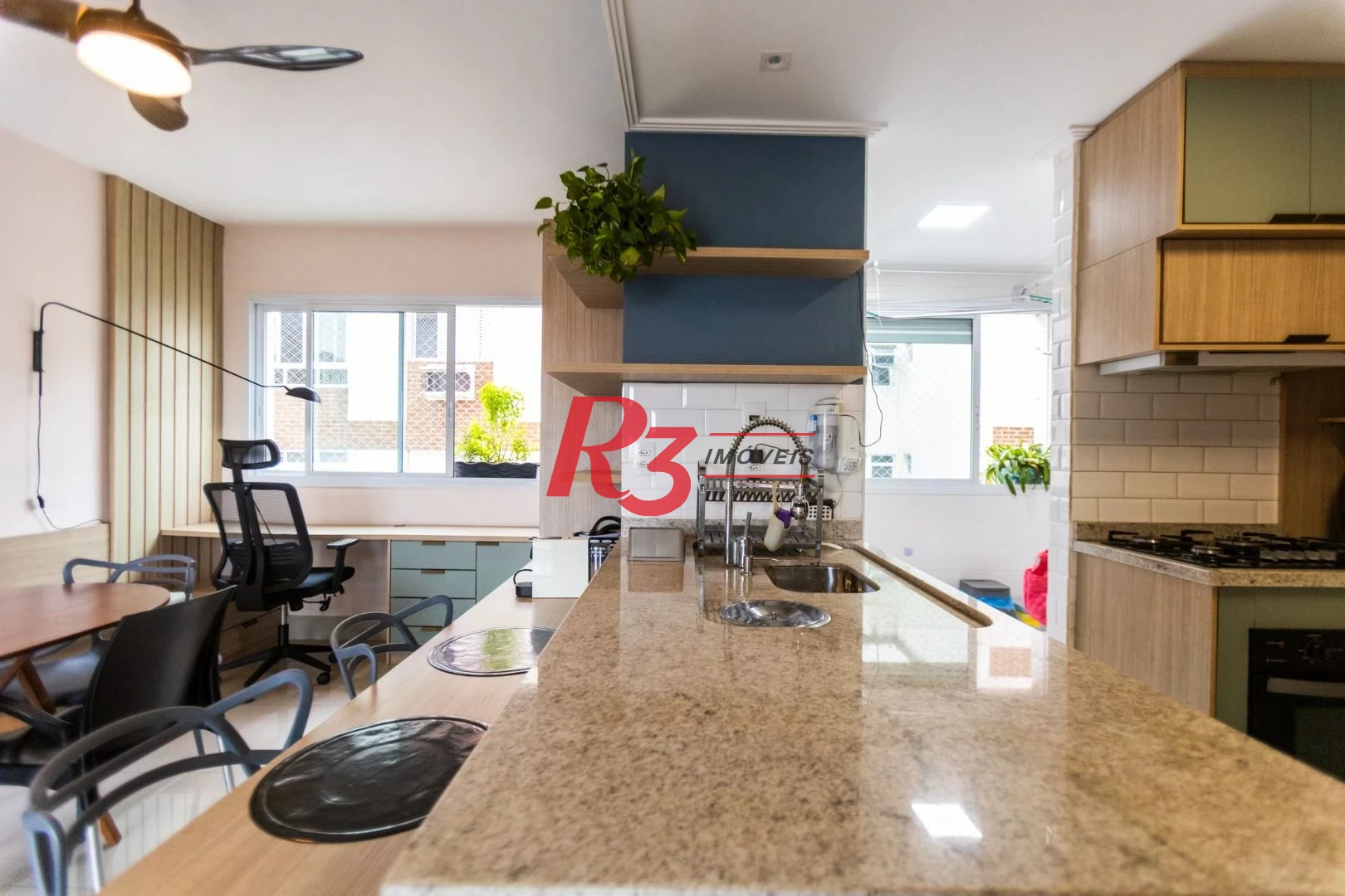 Apartamento com 3 dormitórios à venda, 104 m² por R$ 720.000,00 - Marapé - Santos/SP