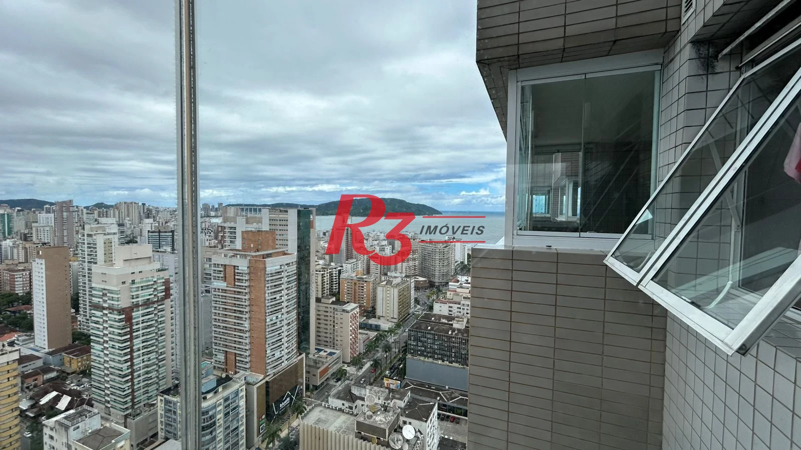 Apartamento com 2 dormitórios à venda, 83 m² por R$ 1.670.000,00 - Gonzaga - Santos/SP