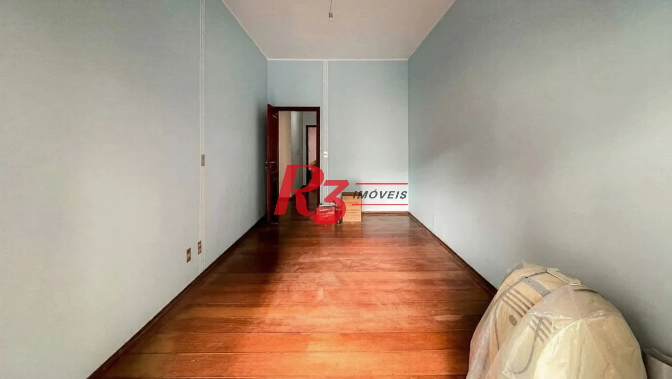 Sobrado com 4 dormitórios à venda, 266 m² por R$ 2.800.000,00 - Gonzaga - Santos/SP