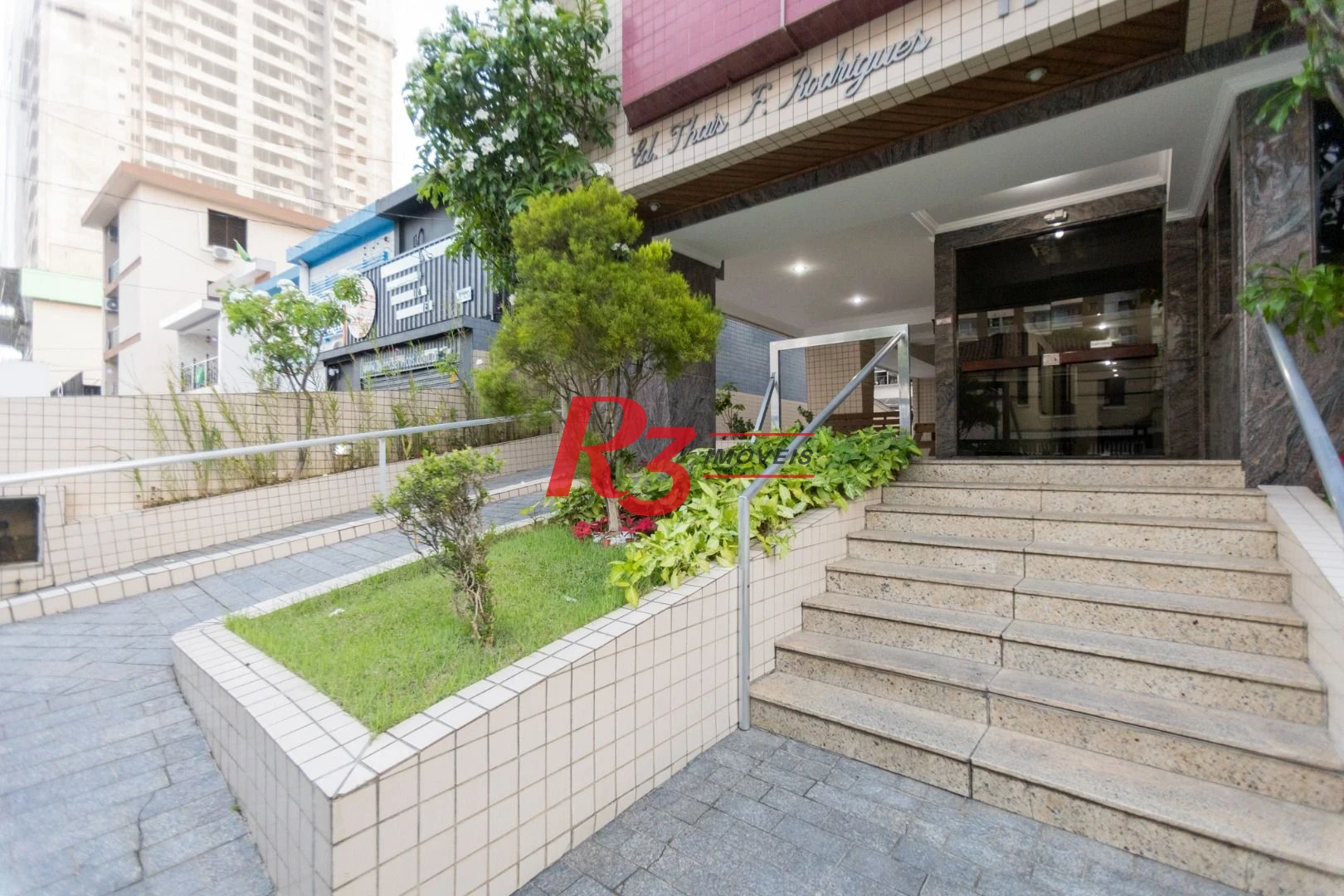 Apartamento Duplex com 3 dormitórios à venda, 160 m² por R$ 1.100.000,00 - Encruzilhada - Santos/SP