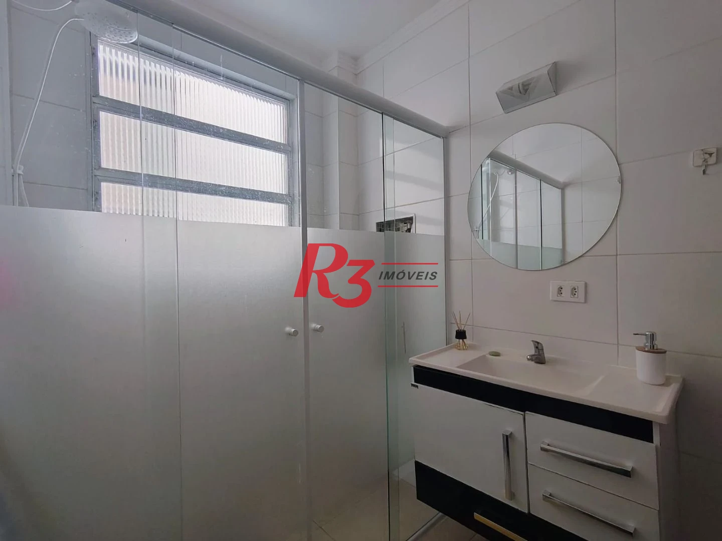 Apartamento com 2 dormitórios para alugar, 42 m² por R$ 4.300,02/mês - Aparecida - Santos/SP
