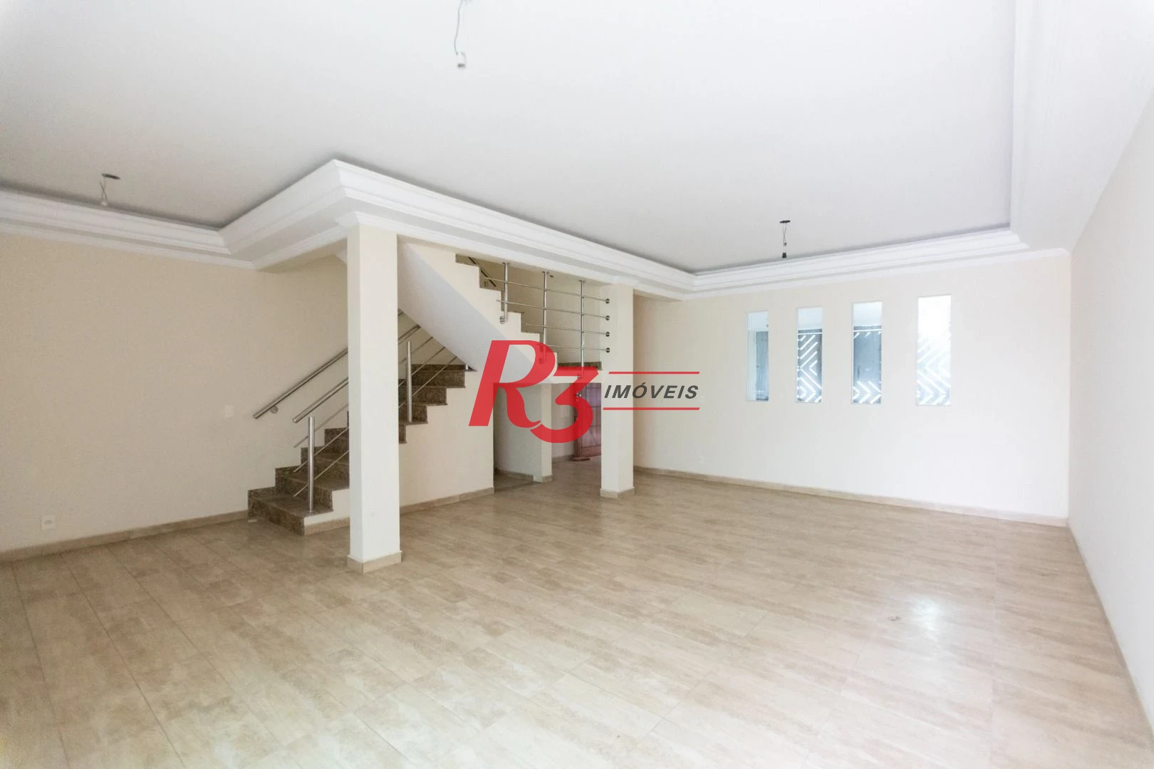 Sobrado com 4 dormitórios, 430 m² - venda por R$ 2.500.000,00 ou aluguel por R$ 15.000,00/mês - Campo Grande - Santos/SP