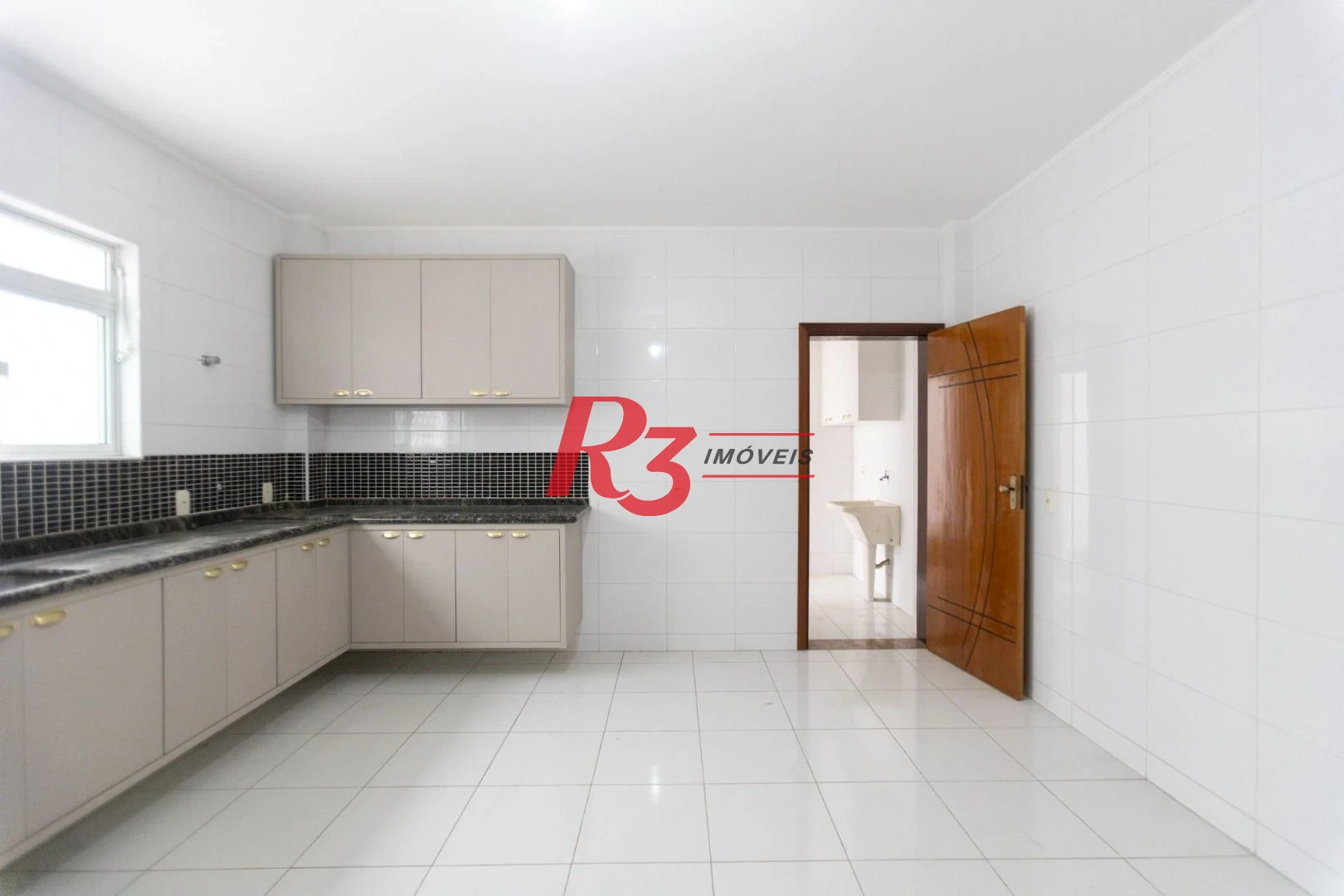 Sobrado com 4 dormitórios, 430 m² - venda por R$ 2.500.000,00 ou aluguel por R$ 15.000,00/mês - Campo Grande - Santos/SP