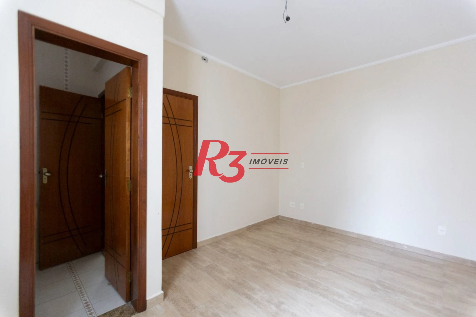Sobrado com 4 dormitórios, 430 m² - venda por R$ 2.500.000,00 ou aluguel por R$ 15.000,00/mês - Campo Grande - Santos/SP
