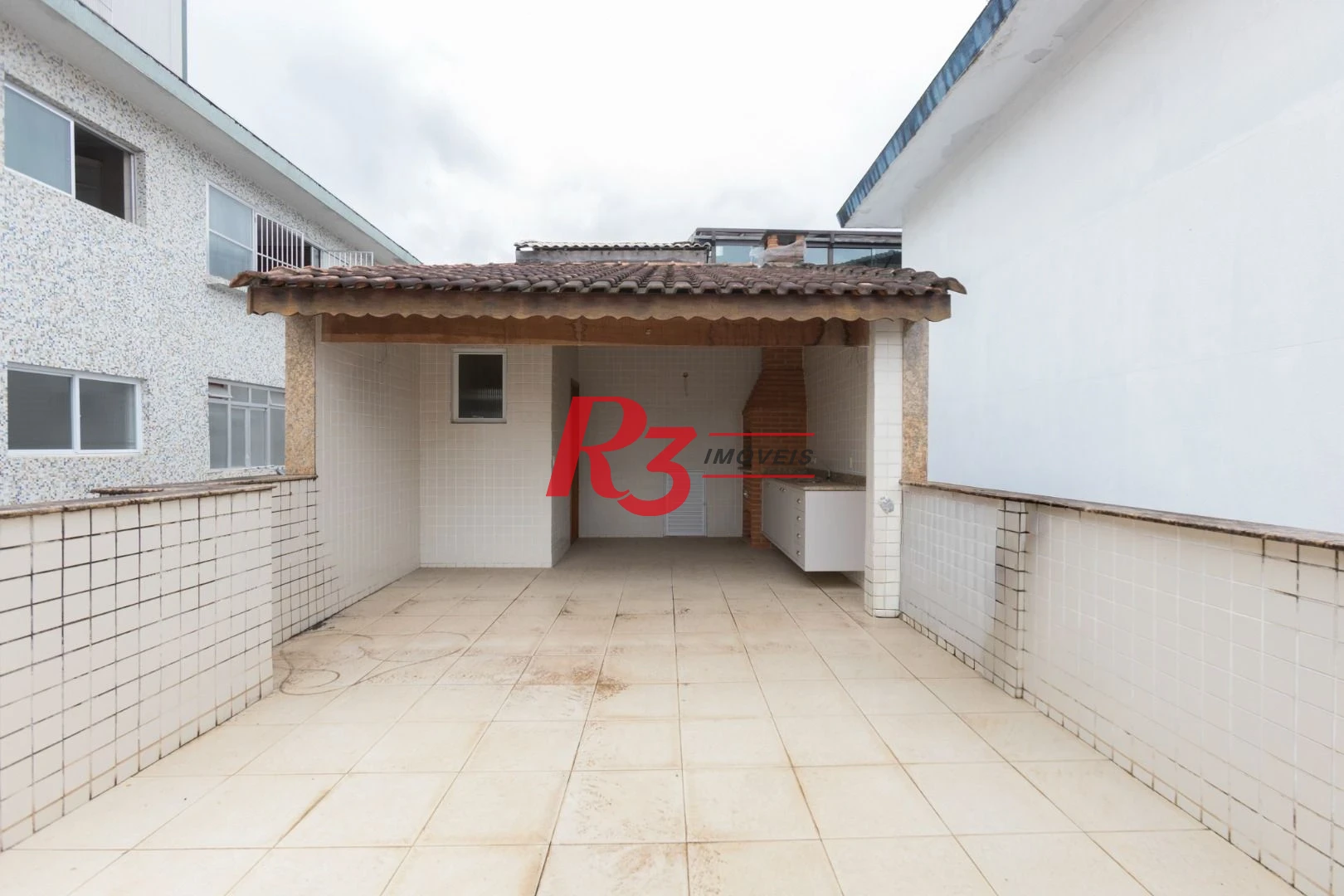 Sobrado com 4 dormitórios, 430 m² - venda por R$ 2.500.000,00 ou aluguel por R$ 15.000,00/mês - Campo Grande - Santos/SP