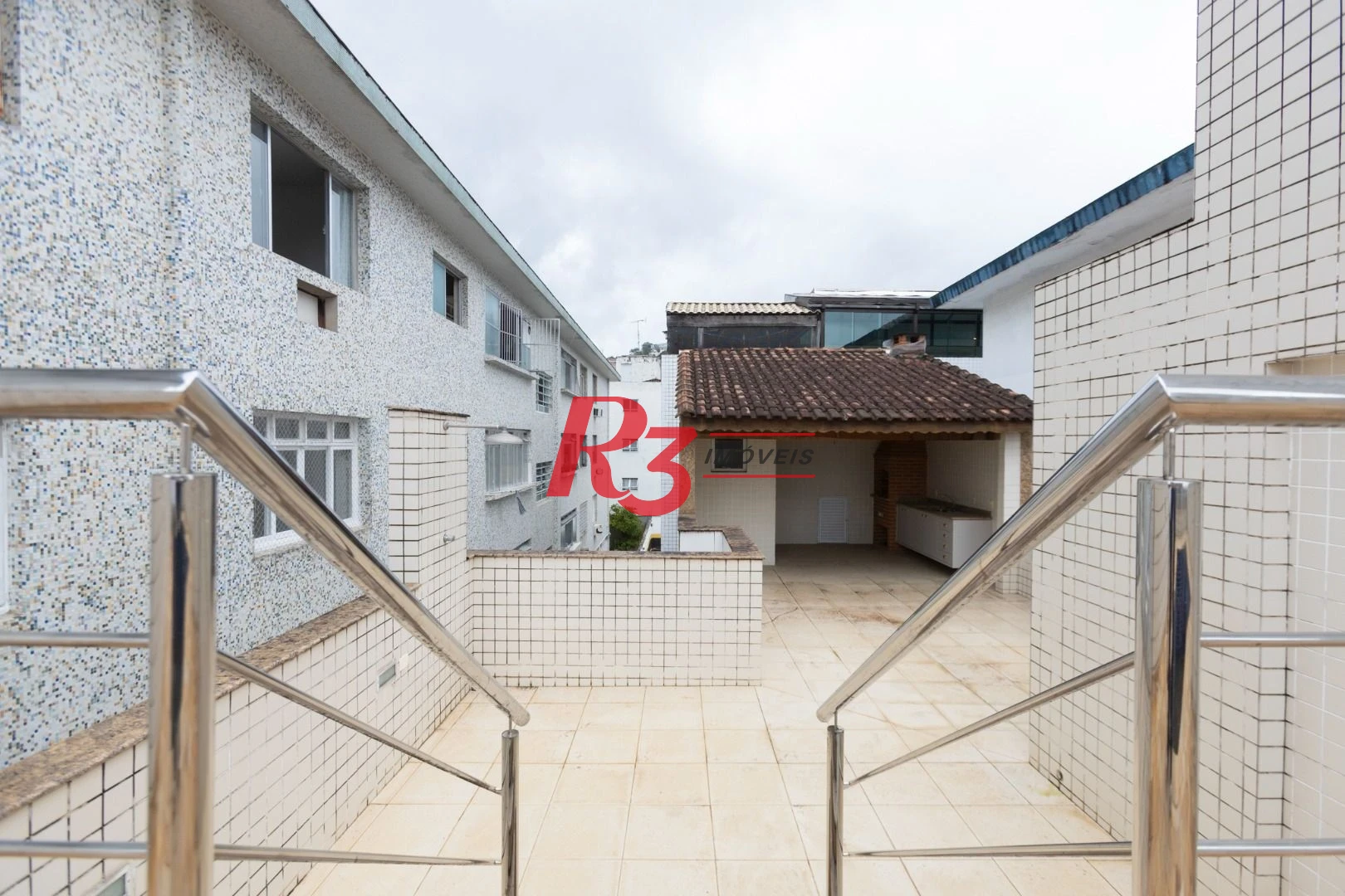 Sobrado com 4 dormitórios, 430 m² - venda por R$ 2.500.000,00 ou aluguel por R$ 15.000,00/mês - Campo Grande - Santos/SP