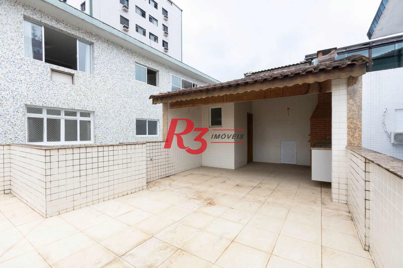 Sobrado com 4 dormitórios, 430 m² - venda por R$ 2.500.000,00 ou aluguel por R$ 15.000,00/mês - Campo Grande - Santos/SP