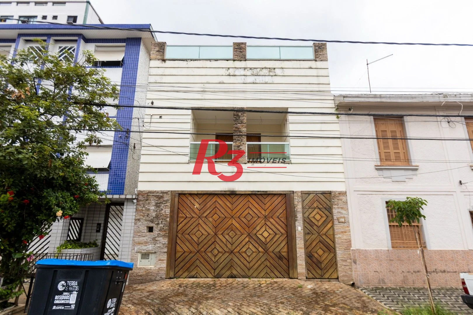 Sobrado com 4 dormitórios, 430 m² - venda por R$ 2.500.000,00 ou aluguel por R$ 15.000,00/mês - Campo Grande - Santos/SP