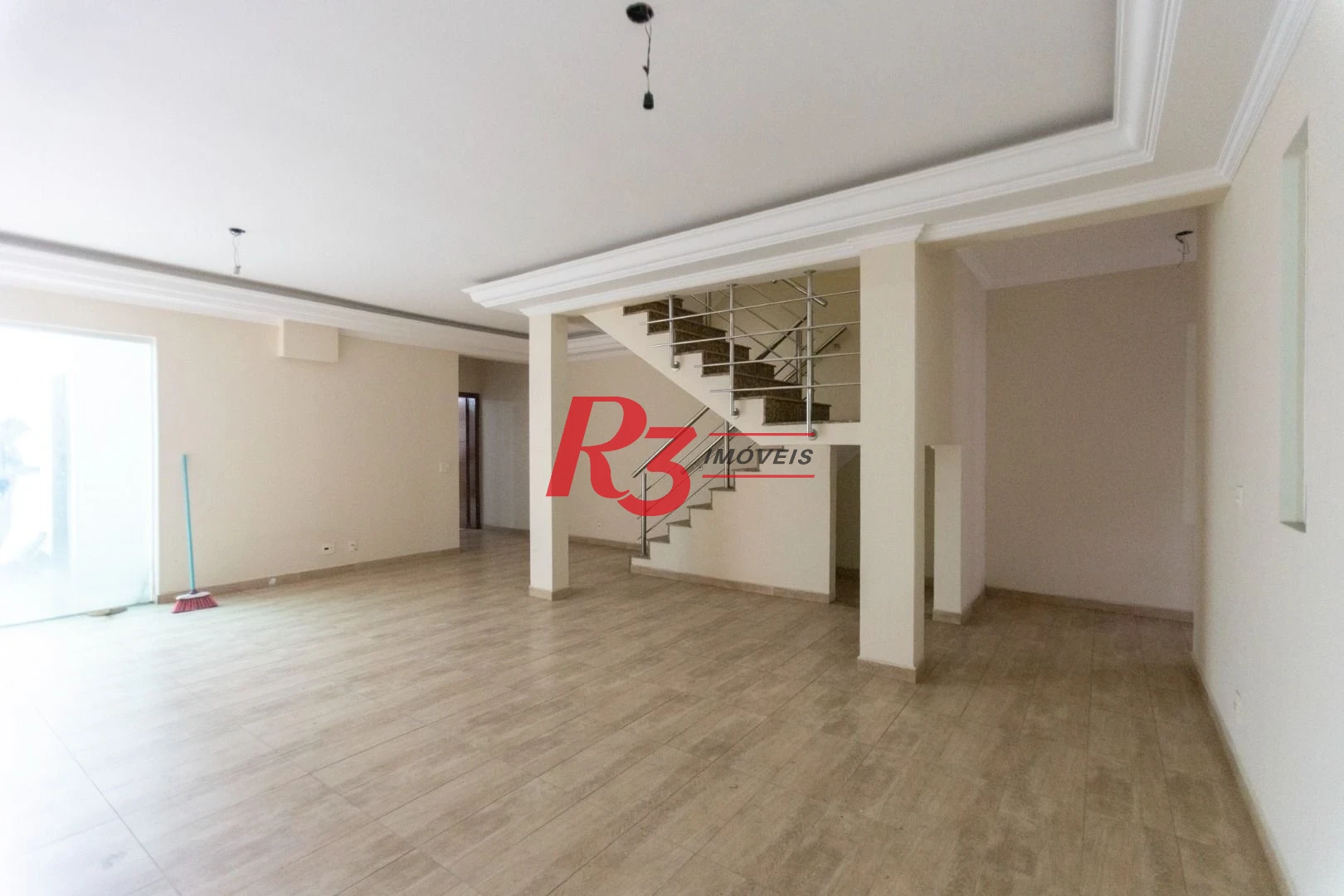 Sobrado com 4 dormitórios, 430 m² - venda por R$ 2.500.000,00 ou aluguel por R$ 15.000,00/mês - Campo Grande - Santos/SP