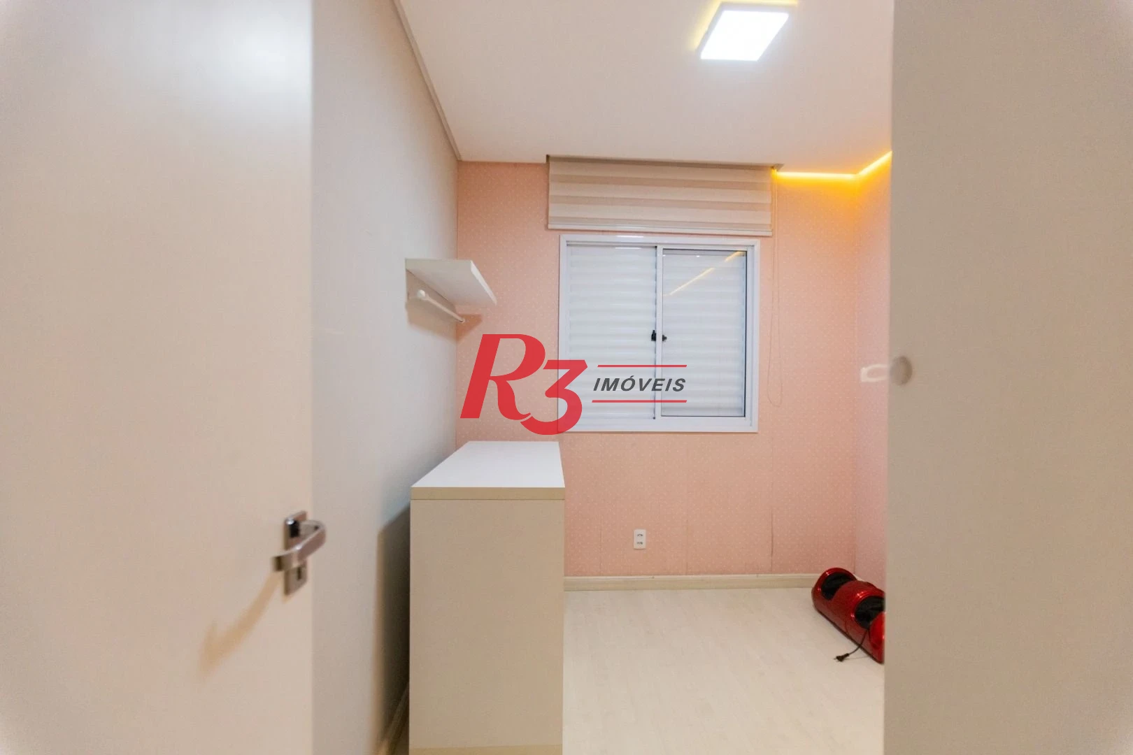 Apartamento com 2 dormitórios à venda, 62 m² por R$ 430.000,00 - Areia Branca - Santos/SP