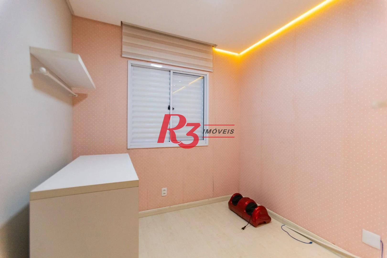 Apartamento com 2 dormitórios à venda, 62 m² por R$ 430.000,00 - Areia Branca - Santos/SP