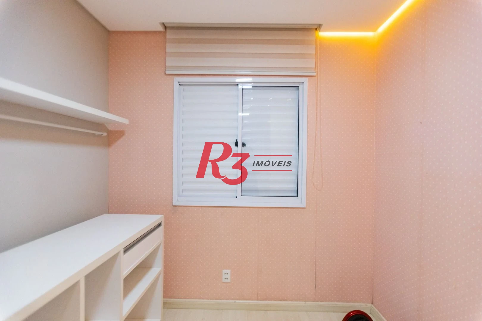 Apartamento com 2 dormitórios à venda, 62 m² por R$ 430.000,00 - Areia Branca - Santos/SP