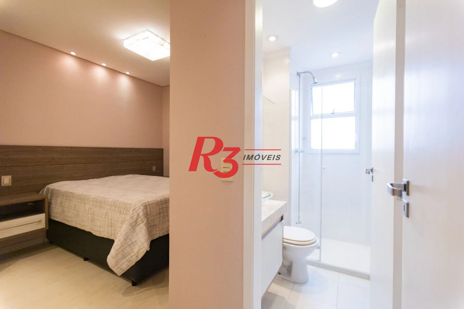 Apartamento com 2 dormitórios à venda, 62 m² por R$ 430.000,00 - Areia Branca - Santos/SP