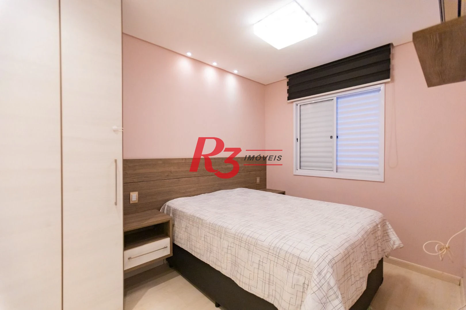 Apartamento com 2 dormitórios à venda, 62 m² por R$ 430.000,00 - Areia Branca - Santos/SP