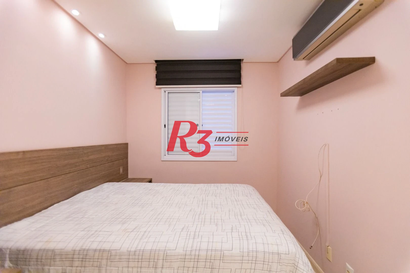 Apartamento com 2 dormitórios à venda, 62 m² por R$ 430.000,00 - Areia Branca - Santos/SP