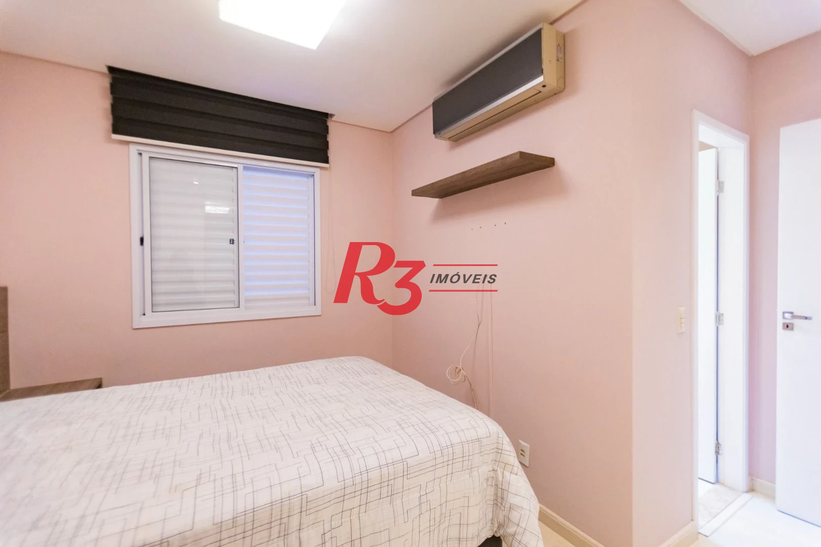 Apartamento com 2 dormitórios à venda, 62 m² por R$ 430.000,00 - Areia Branca - Santos/SP
