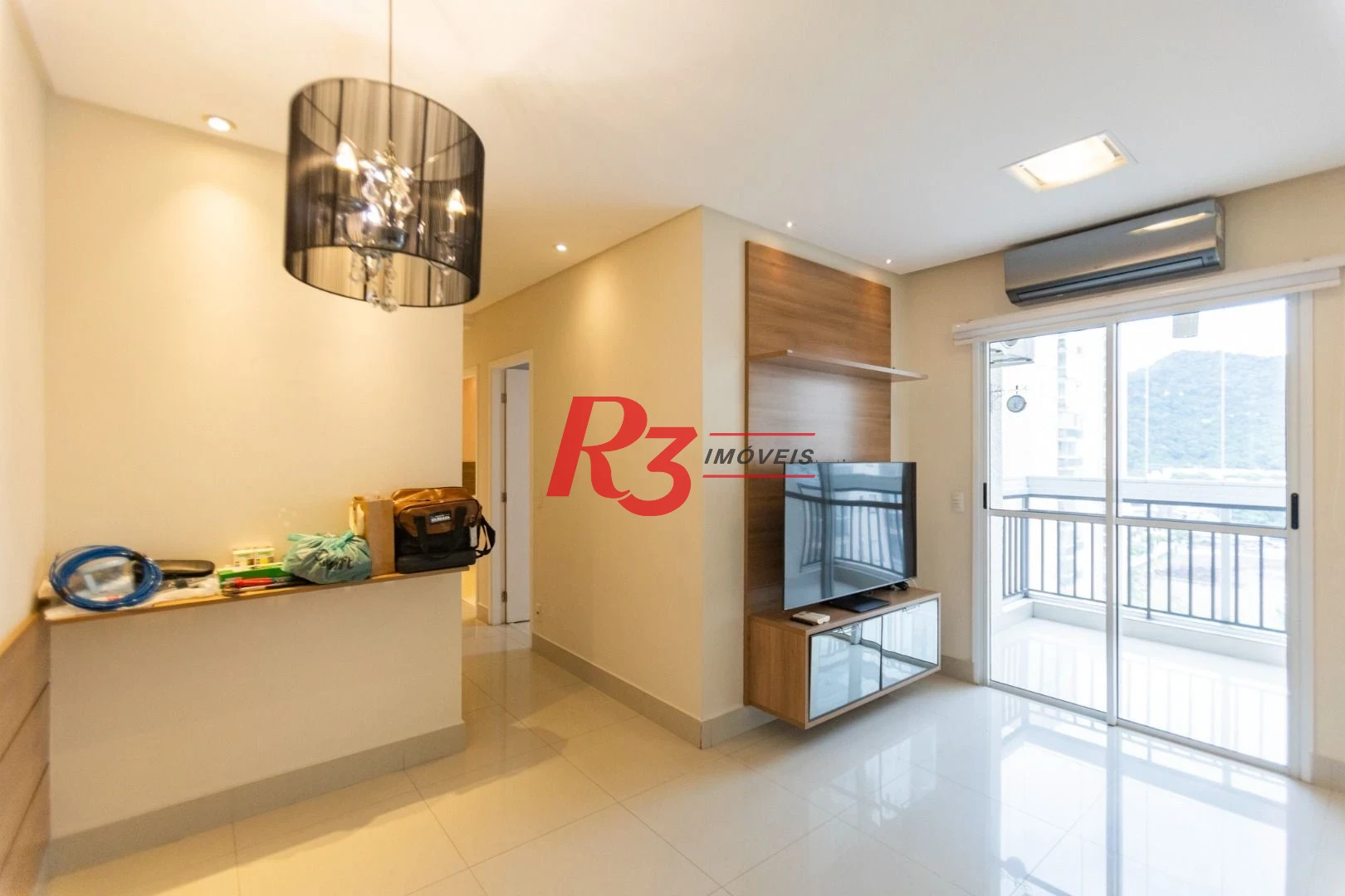 Apartamento com 2 dormitórios à venda, 62 m² por R$ 430.000,00 - Areia Branca - Santos/SP