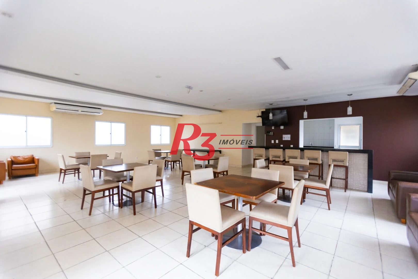 Apartamento com 2 dormitórios à venda, 62 m² por R$ 430.000,00 - Areia Branca - Santos/SP