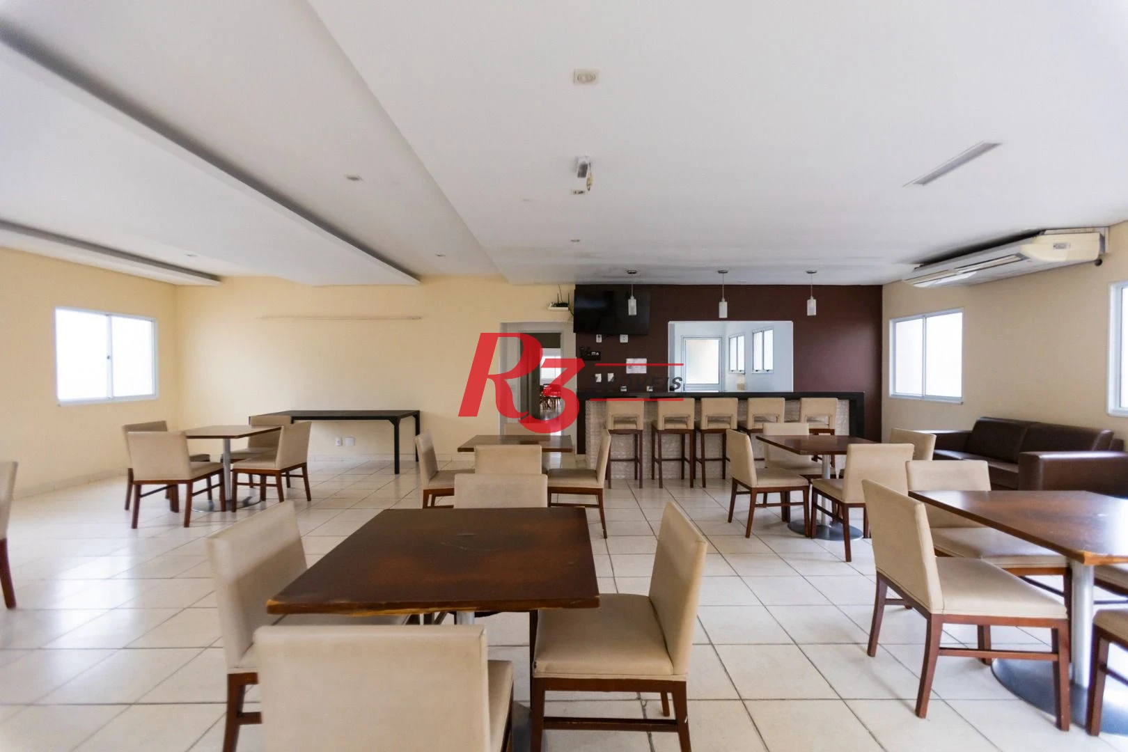Apartamento com 2 dormitórios à venda, 62 m² por R$ 430.000,00 - Areia Branca - Santos/SP