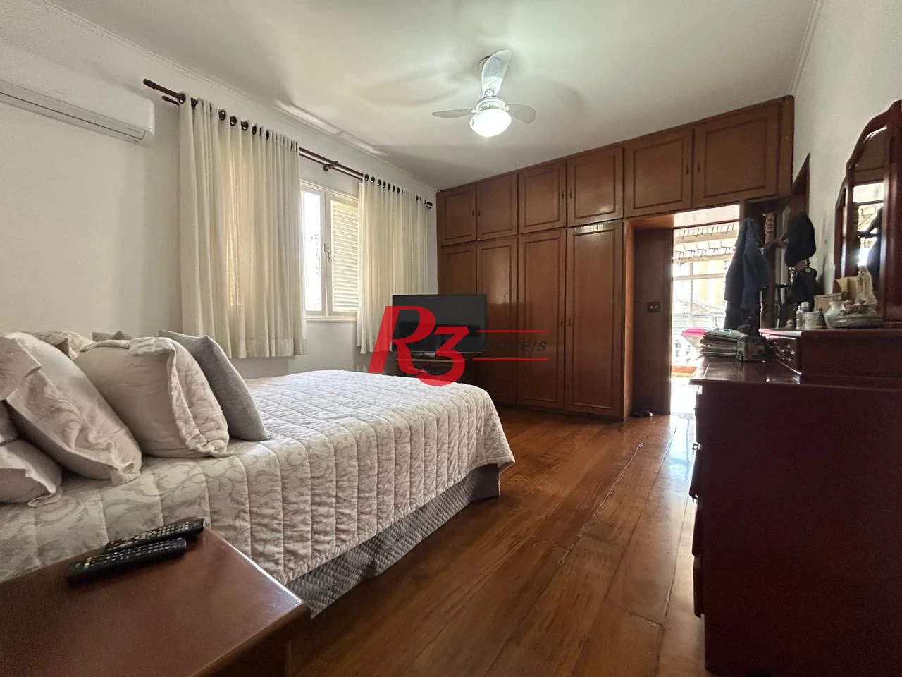 Casa com 4 dormitórios à venda, 350 m² por R$ 6.390.000,00 - Ponta da Praia - Santos/SP