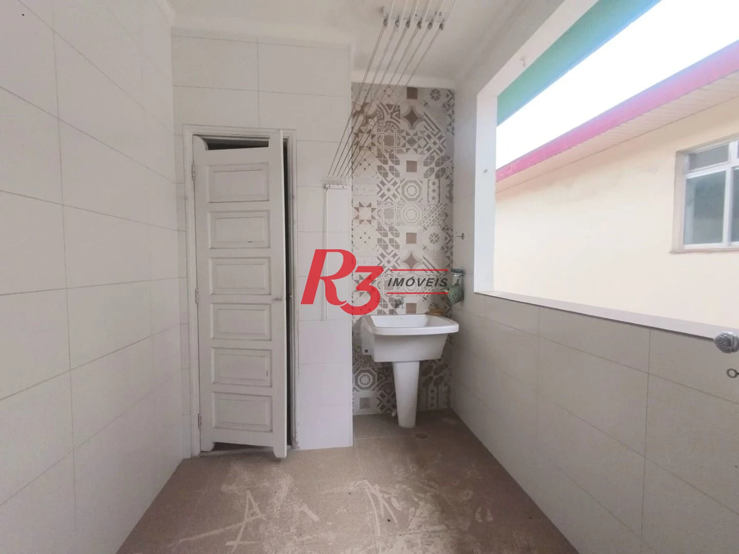 Apartamento com 3 dormitórios à venda, 100 m² por R$ 530.000,00 - Embaré - Santos/SP