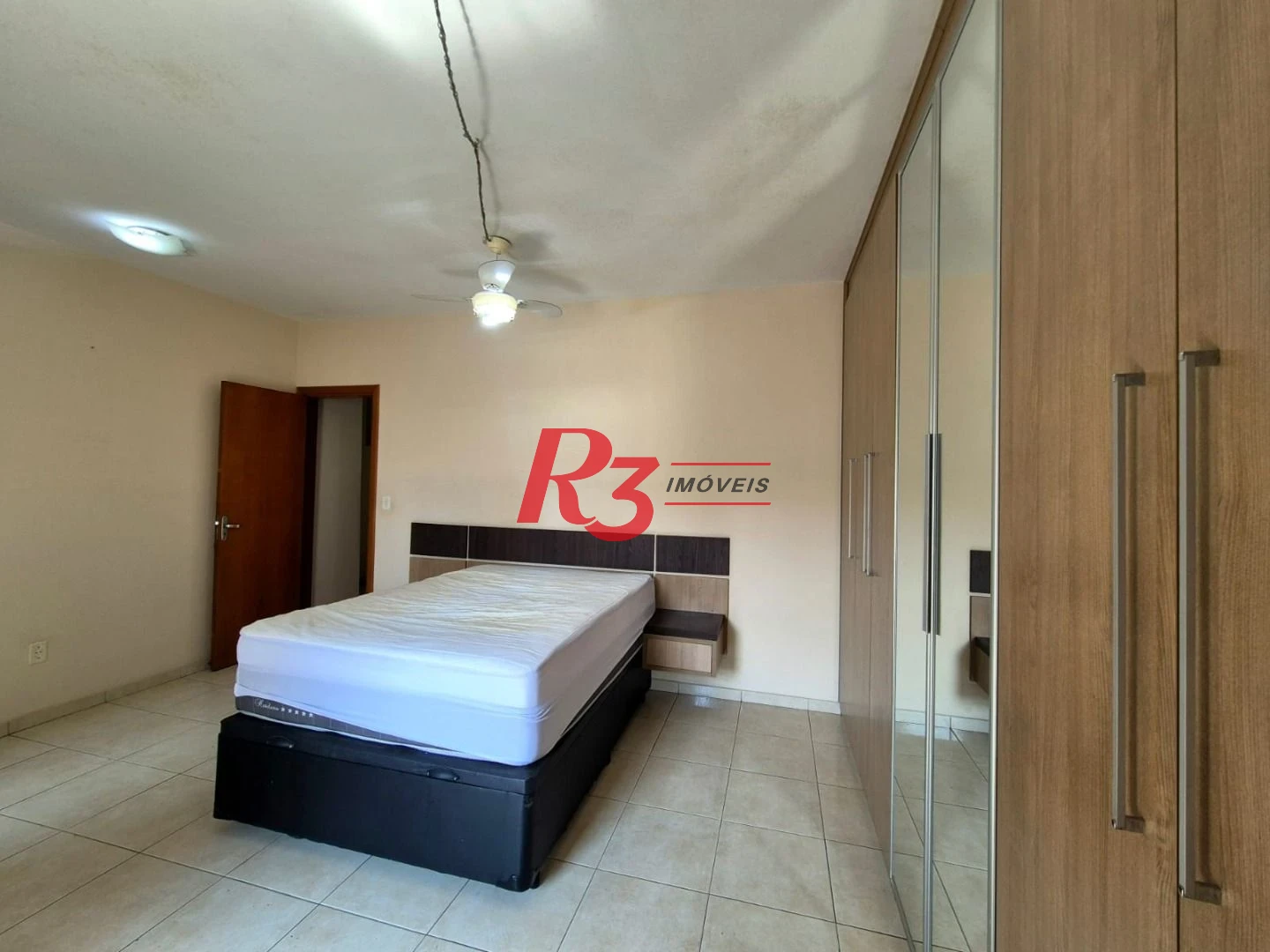 Casa com 3 dormitórios à venda, 165 m² por R$ 1.060.000,00 - Campo Grande - Santos/SP