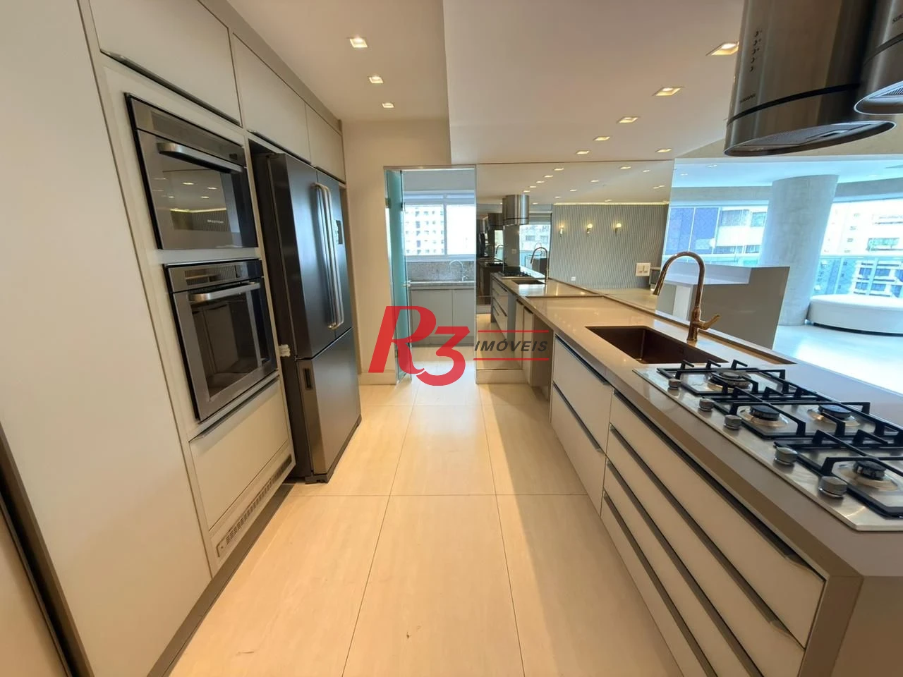 Apartamento com 3 dormitórios à venda, 184 m² por R$ 3.200.000,00 - Boqueirão - Santos/SP